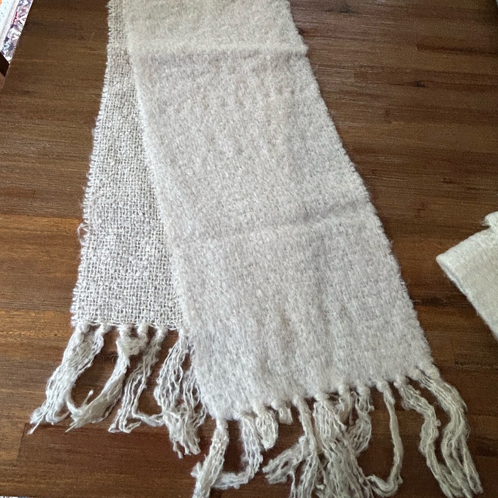 Donegal Design Cream Irish Knit Scarf.  From Ireland